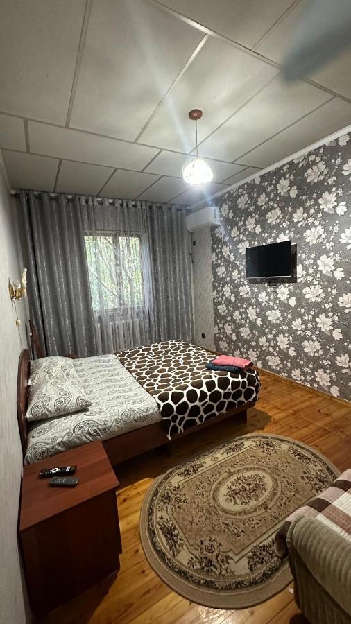 Lotos Guest House Bishkek Exterior foto